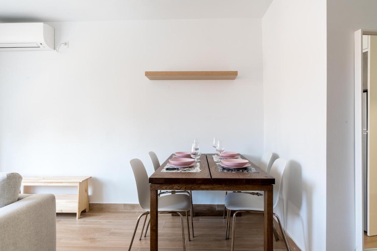 Holi-Rent Pureza Apartment Seville Ngoại thất bức ảnh